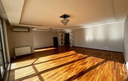 C21'DEN METROYA YÜRÜME MESAFESİNDE 210 M2 TAKASA UYGUN 4+1