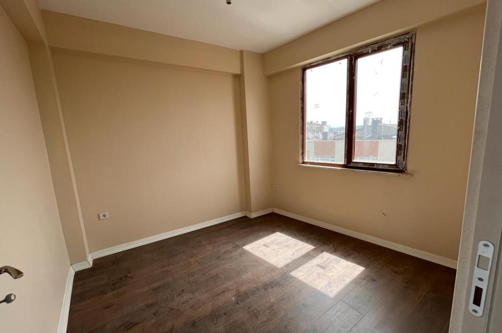 CENTURY 21'DEN KEMERBURGAZDA YENİ BİNA METROYA YAKIN 2.KAT DAİRE