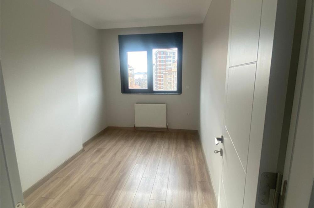 BOSTANCI MERKEZDE 7. KAT ULTRA LÜKS AYRI MUTFAKLI 3+1