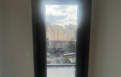 BOSTANCI MERKEZDE 7. KAT ULTRA LÜKS AYRI MUTFAKLI 3+1