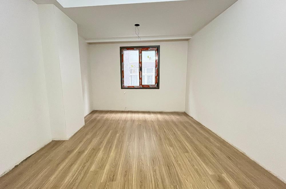 KÜÇÜKYALI'NIN MERKEZİNDE O BİNADA ARA KAT LÜX 2+1