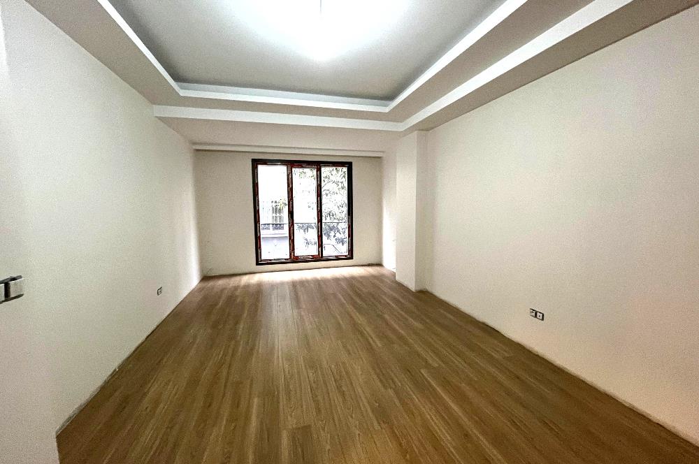 KÜÇÜKYALI'NIN MERKEZİNDE O BİNADA ARA KAT LÜX 2+1