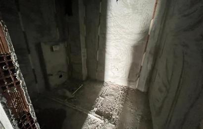 ALTINTEPE'DE K.OTOPARKLI-ARAKAT BALKONLU LÜX 2+1