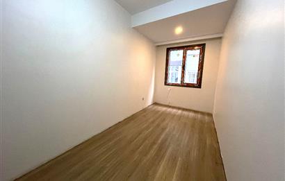 KÜÇÜKYALI'NIN MERKEZİNDE O BİNADA ARA KAT LÜX 2+1