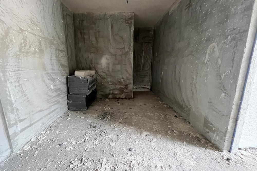 ALTINTEPE'DE K.OTOPARKLI-ARAKAT BALKONLU LÜX 2+1