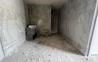 ALTINTEPE'DE K.OTOPARKLI-ARAKAT BALKONLU LÜX 2+1