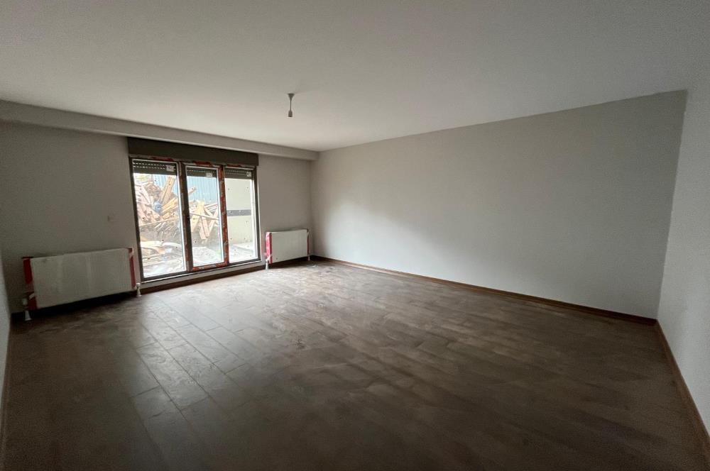 MİNİBÜSE , METROYA YÜRÜME MESAFELİ GENİŞ AYRI MUTFAKLI 2+1