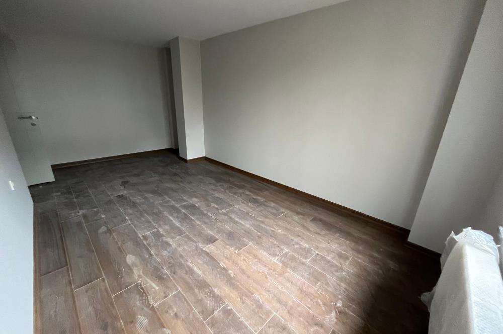 MİNİBÜSE , METROYA YÜRÜME MESAFELİ GENİŞ AYRI MUTFAKLI 2+1