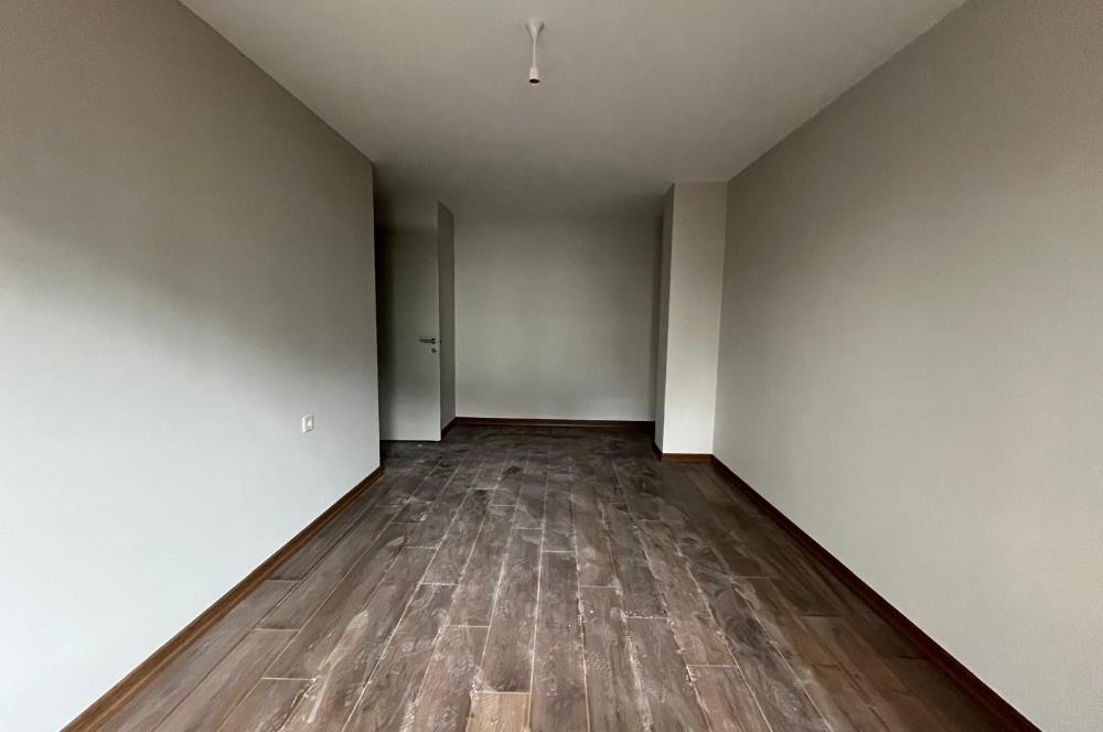 MİNİBÜSE , METROYA YÜRÜME MESAFELİ GENİŞ AYRI MUTFAKLI 2+1