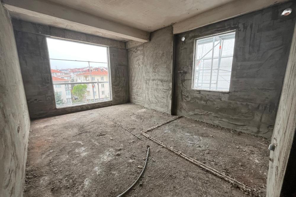 ALTINTEPE'DE MARMARAYA YÜRÜME MESAFESİNDE 4.KATTA 1+1