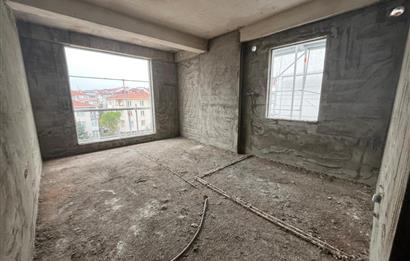 ALTINTEPE'DE MARMARAYA YÜRÜME MESAFESİNDE 4.KATTA 1+1