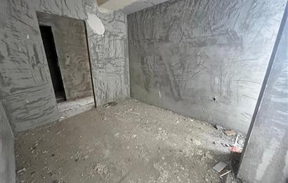 ALTINTEPE'DE K.OTOPARKLI-ARAKAT BALKONLU LÜX 2+1