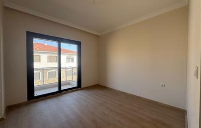 1298286656 Foça Bağarası'nda Site İçinde Sıfır Bahçe Katı Satılık 2+1 Daire 