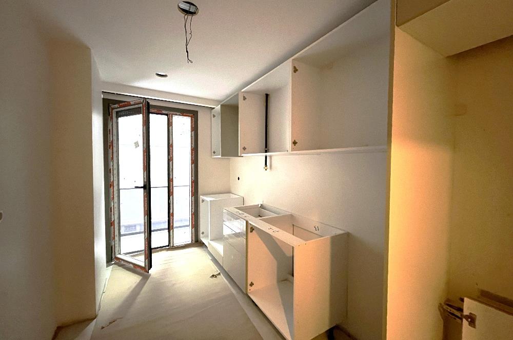 KÜÇÜKYALI'NIN MERKEZİNDE O BİNADA ARA KAT LÜX 2+1