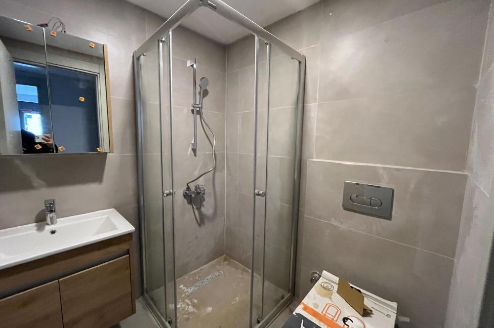 MİNİBÜSE , METROYA YÜRÜME MESAFELİ GENİŞ AYRI MUTFAKLI 2+1