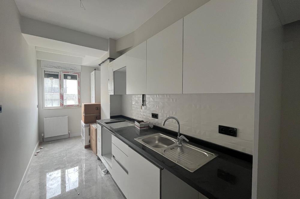 ALTINTEPE'NİN MERKEZİNDE EBEVEYN BANYOLU GÜNEY CEPHE LÜX 3+1