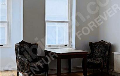 GALATA KULESİNE KOMŞU TARİHİ BİNADA YÜKSEK TAVAN SATILIK DAİRE