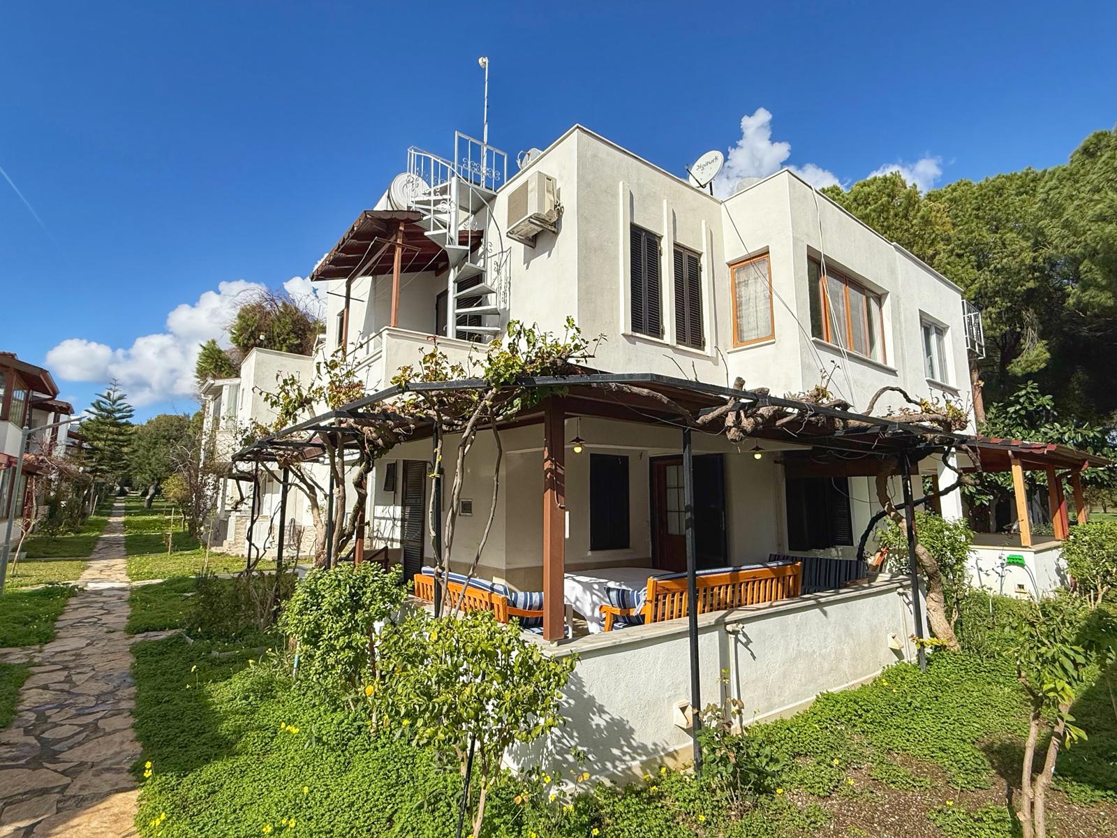 Datça Uşaklılar Sitesi Satılık | Denize 290 m | İkiz Villa | 3+1