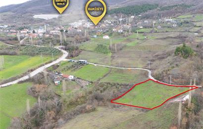  C21 Cius; Hamidiye Köyünde  Yola Cephe 2839 m2 Su ve Elektriği Olan Tarla