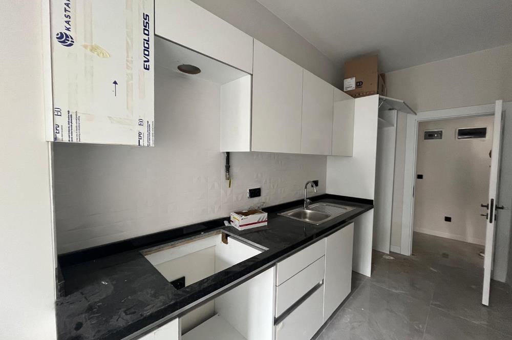 ALTINTEPE'NİN MERKEZİNDE EBEVEYN BANYOLU GÜNEY CEPHE LÜX 3+1