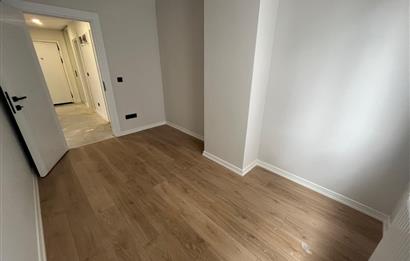 ALTINTEPE'NİN MERKEZİNDE EBEVEYN BANYOLU GÜNEY CEPHE LÜX 3+1