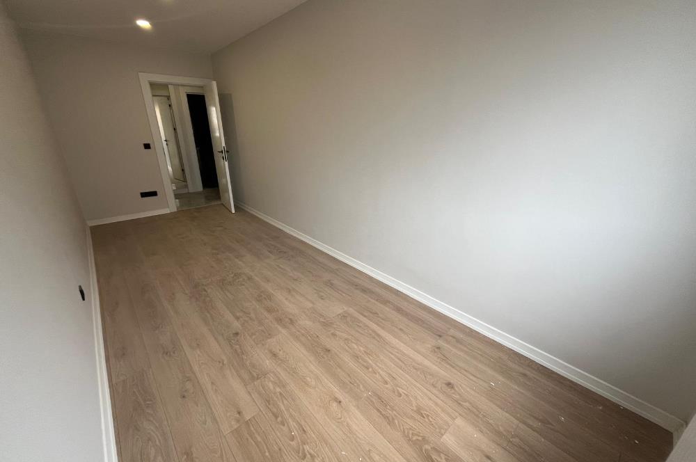 ALTINTEPE'NİN MERKEZİNDE EBEVEYN BANYOLU GÜNEY CEPHE LÜX 3+1