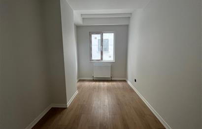 ALTINTEPE'NİN MERKEZİNDE EBEVEYN BANYOLU GÜNEY CEPHE LÜX 3+1