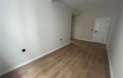 ALTINTEPE'NİN MERKEZİNDE EBEVEYN BANYOLU GÜNEY CEPHE LÜX 3+1