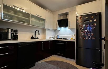 TEPE RESİDENCE'TA METROYA YÜRÜME MESAFELİ AYRI MUTFAK 2+1