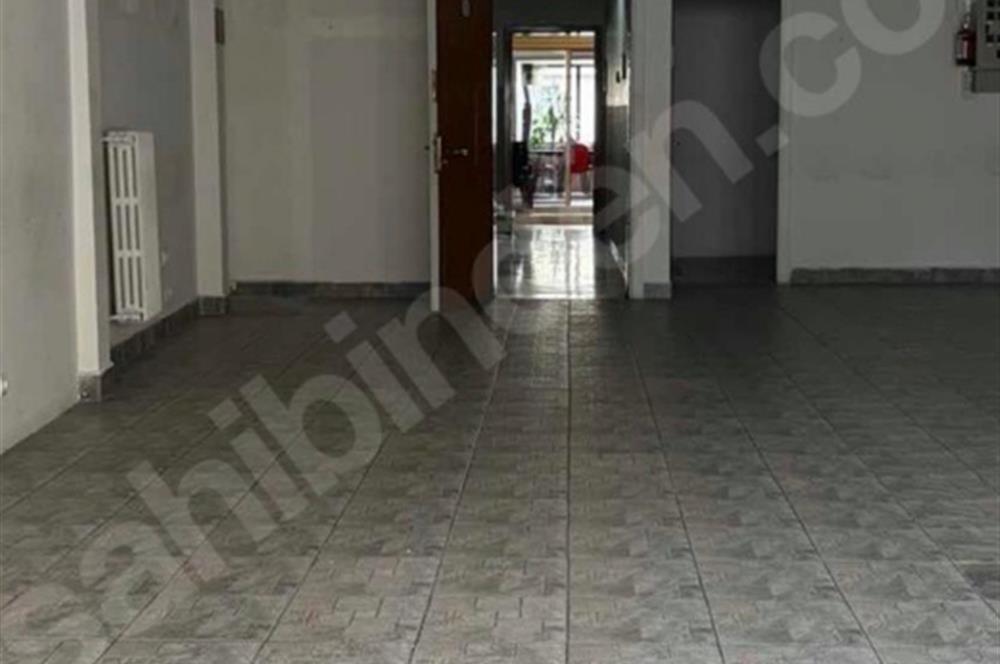 İSTİKLAL CADDESİ ÜZERİNDE TAKSİM MEYDAN'A YAKIN KİRALIK OFİS