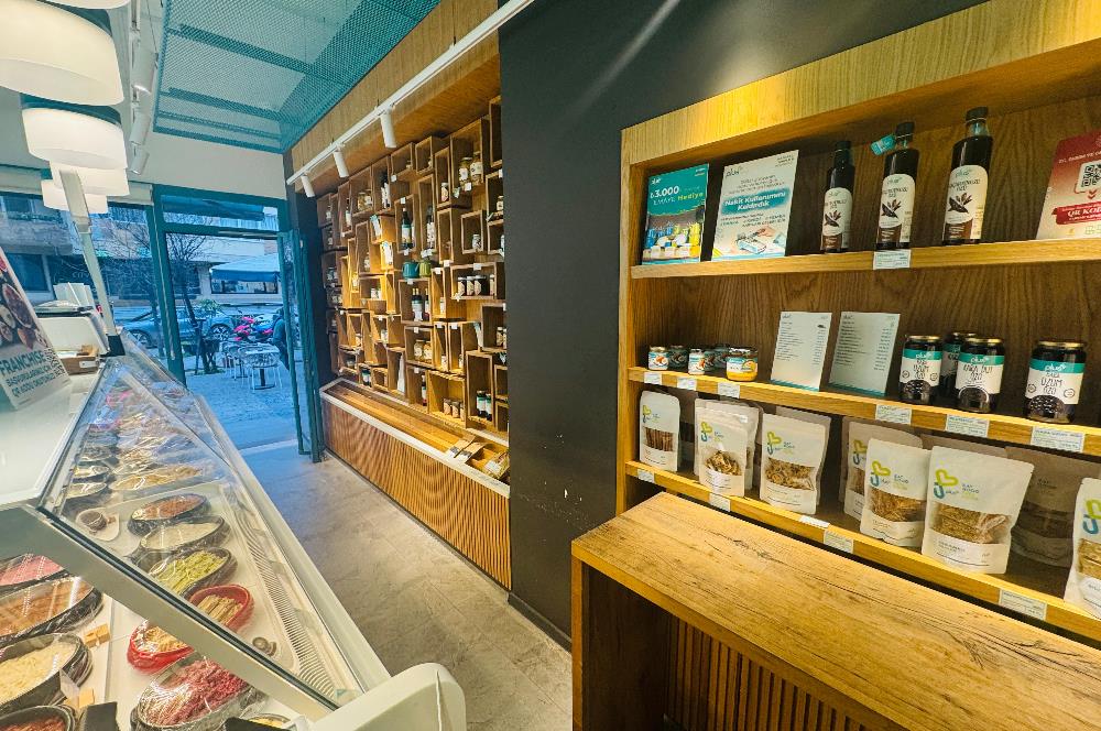 Caddebostan Plaj Yolu'nda 40m² Prestijli Kiralık Dükkan