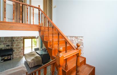 Ayvalık Sefa Çamlık'ta Satılık, 3+1, Taş Villa. Özel Mimari