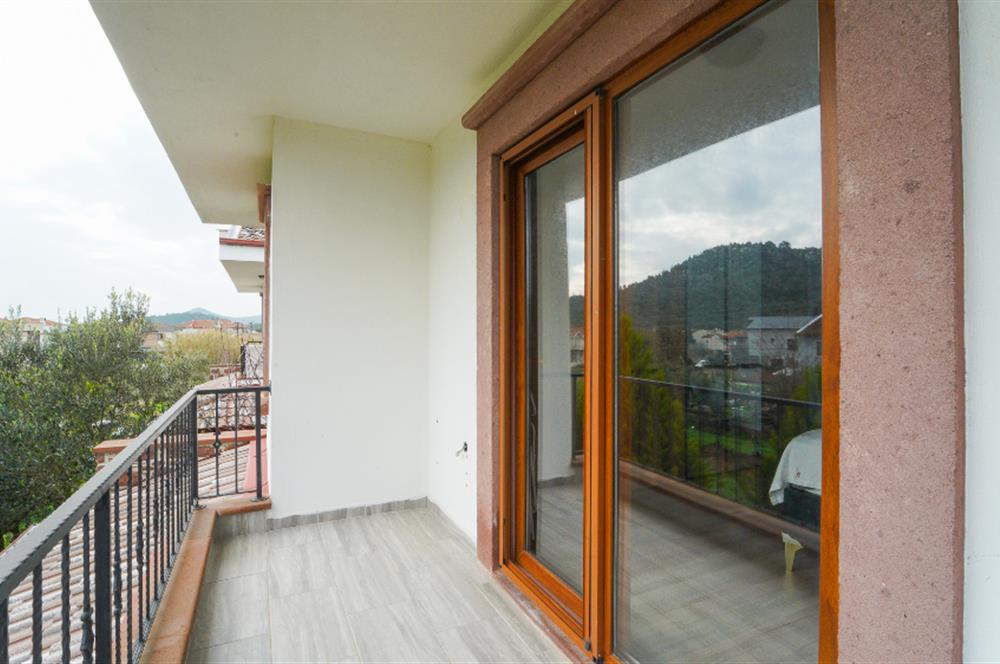 Ayvalık Sefa Çamlık'ta Satılık, 3+1, Taş Villa. Özel Mimari