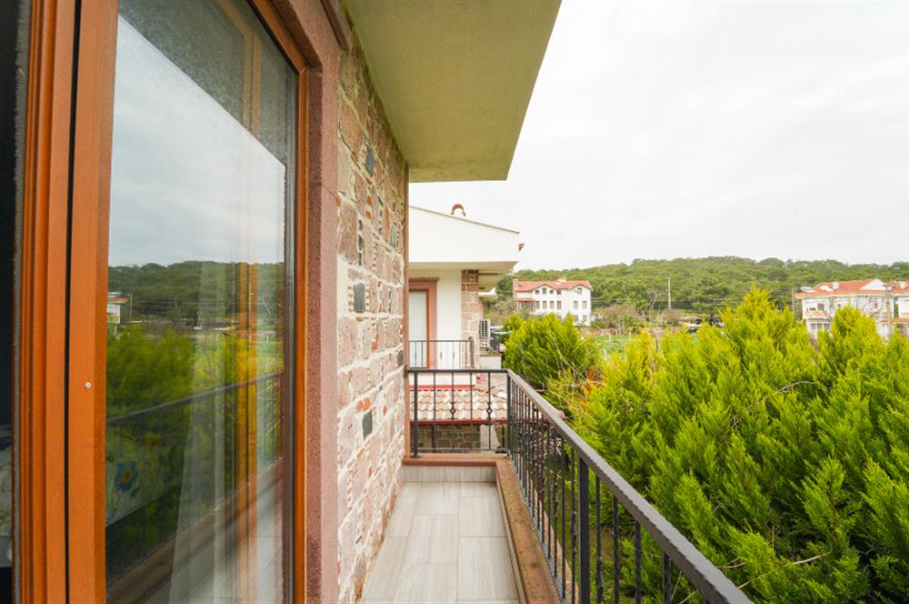 Ayvalık Sefa Çamlık'ta Satılık, 3+1, Taş Villa. Özel Mimari