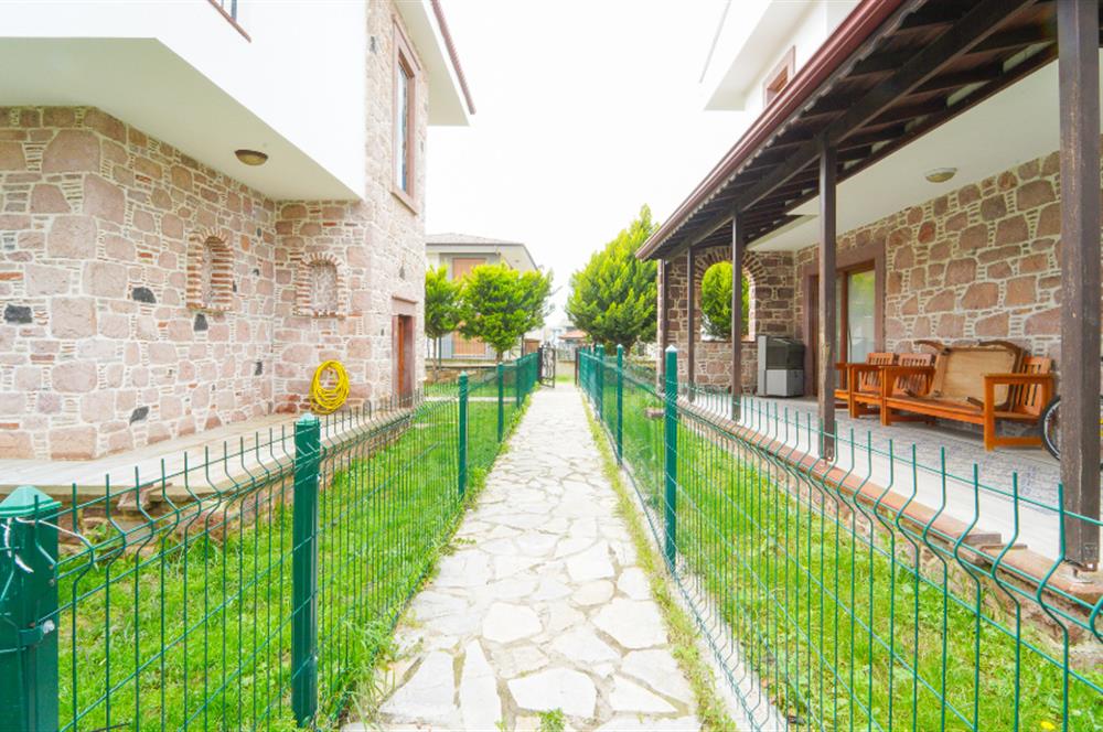 Ayvalık Sefa Çamlık'ta Satılık, 3+1, Taş Villa. Özel Mimari