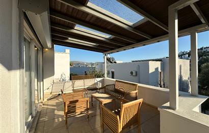 Eskiçeşme'de Geniş Bahçeli ve Havuzlu Satılık Villa