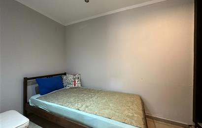 Eskiçeşme'de Geniş Bahçeli ve Havuzlu Satılık Villa