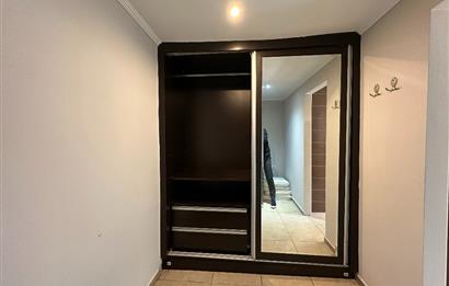 Eskiçeşme'de Geniş Bahçeli ve Havuzlu Satılık Villa