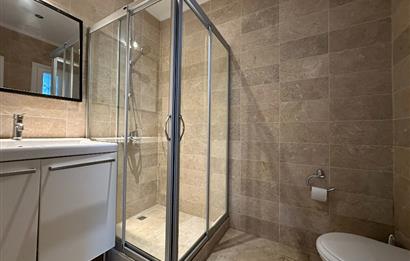 Eskiçeşme'de Geniş Bahçeli ve Havuzlu Satılık Villa