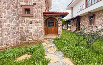 Ayvalık Sefa Çamlık'ta Satılık, 3+1, Taş Villa. Özel Mimari