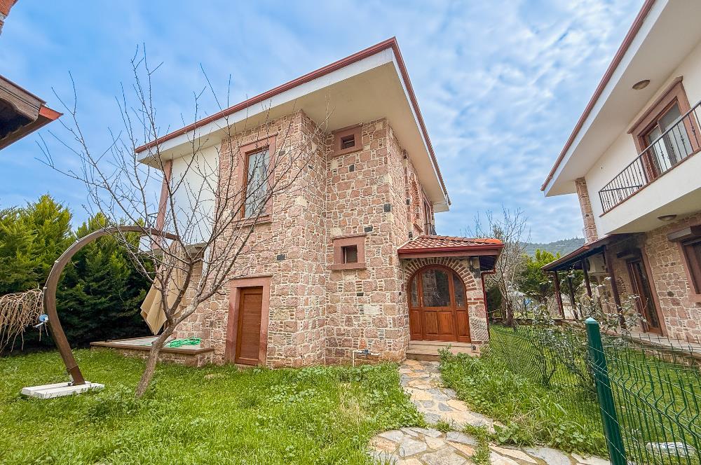 Ayvalık Sefa Çamlık'ta Satılık, 3+1, Taş Villa. Özel Mimari