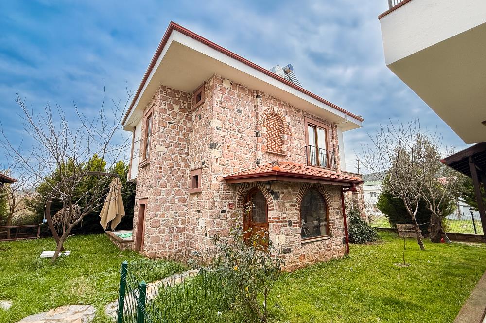 Ayvalık Sefa Çamlık'ta Satılık, 3+1, Taş Villa. Özel Mimari