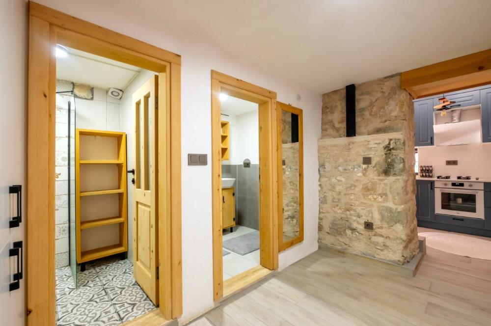 Karakteri Korunarak Restore Edilmiş Müstakil Taş Ev