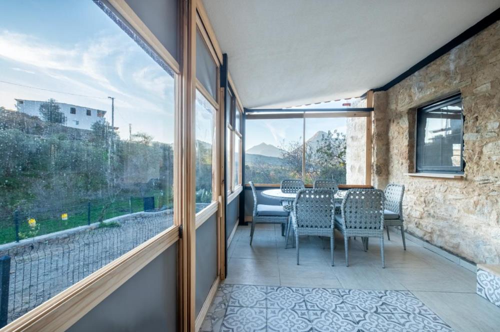 Karakteri Korunarak Restore Edilmiş Müstakil Taş Ev