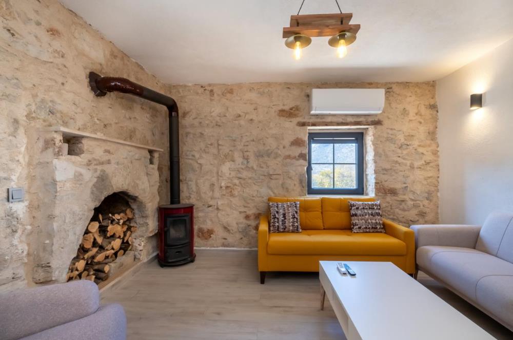 Karakteri Korunarak Restore Edilmiş Müstakil Taş Ev