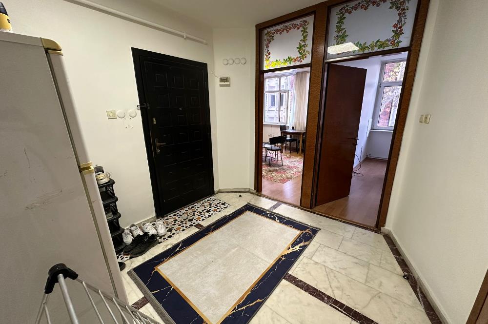 1283067097 KARTAL MERKEZ BANKALAR CADDESİ'NDE 1+1 SATILIK DAİRE 