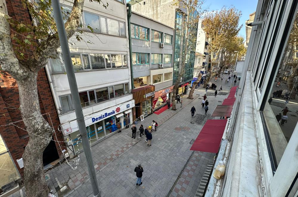 1283067097 KARTAL MERKEZ BANKALAR CADDESİ'NDE 1+1 SATILIK DAİRE 