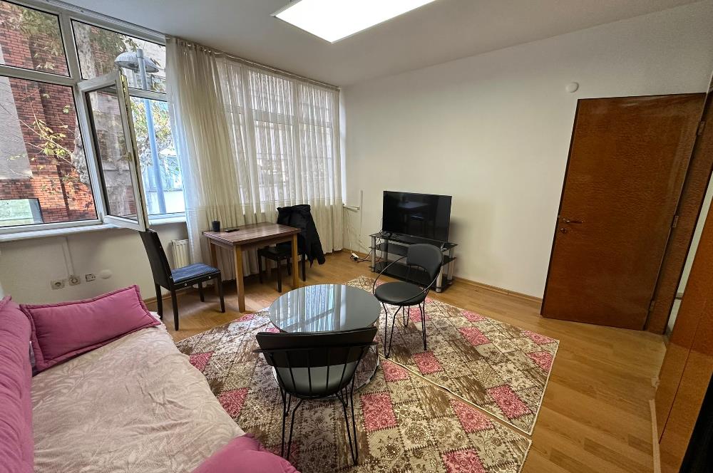 1283067097 KARTAL MERKEZ BANKALAR CADDESİ'NDE 1+1 SATILIK DAİRE 