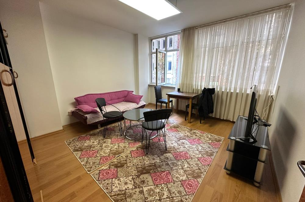 1283067097 KARTAL MERKEZ BANKALAR CADDESİ'NDE 1+1 SATILIK DAİRE 