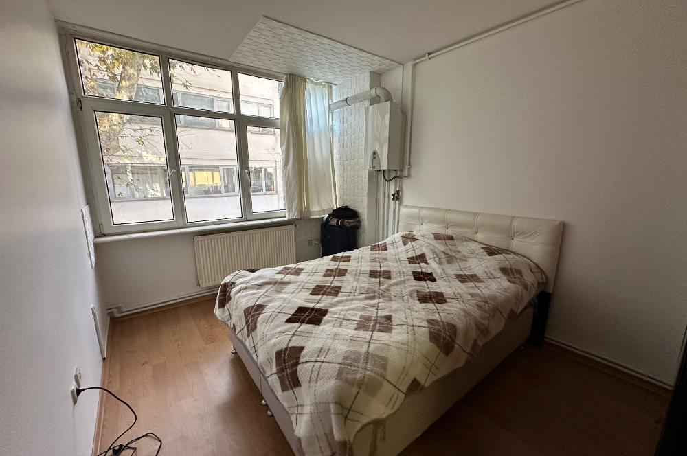 1283067097 KARTAL MERKEZ BANKALAR CADDESİ'NDE 1+1 SATILIK DAİRE 